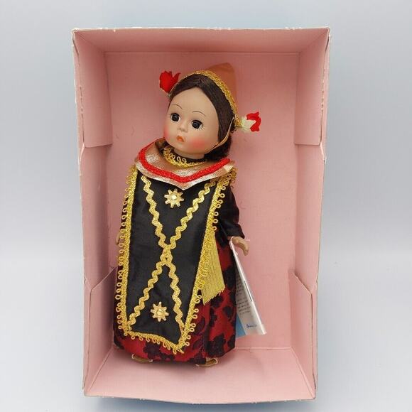 Madame Alexander *Indonesia* doll‎ #579 Original Box - Picture 1 of 3